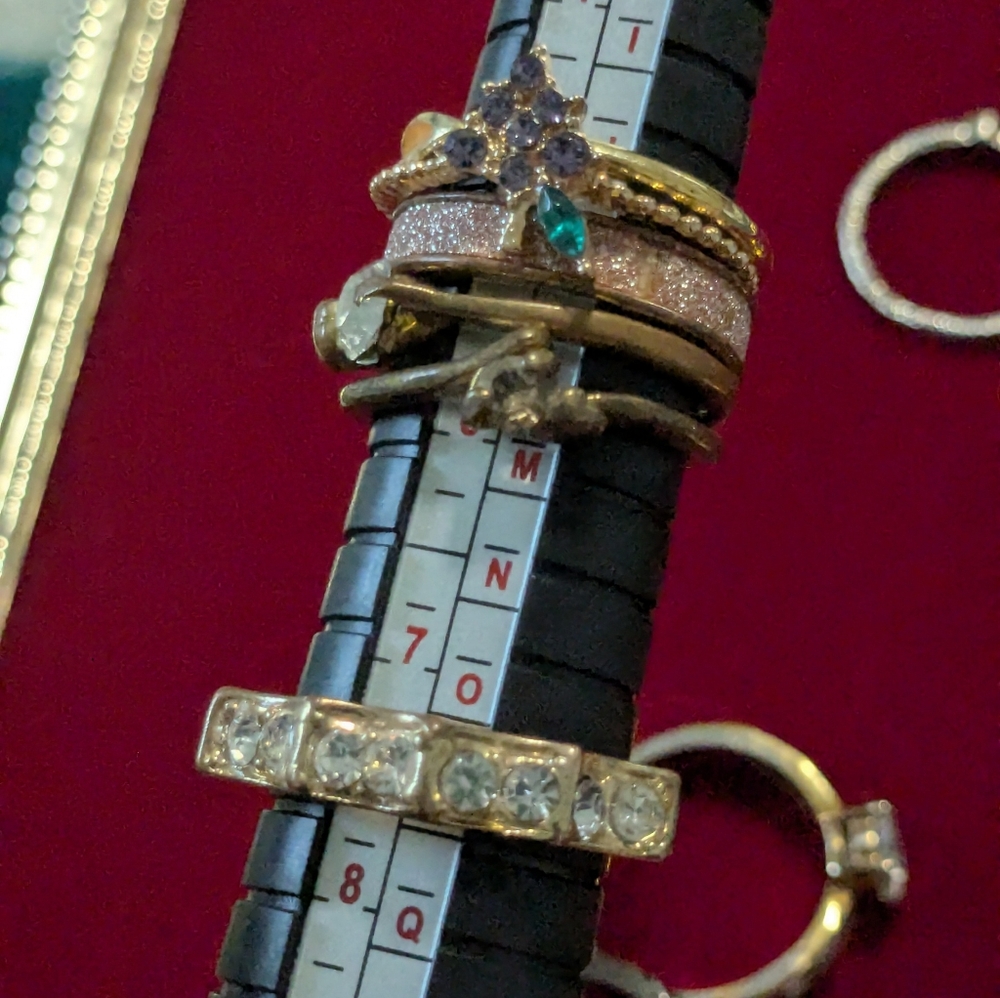 Gold Ring Lot - Picture 2 of 16